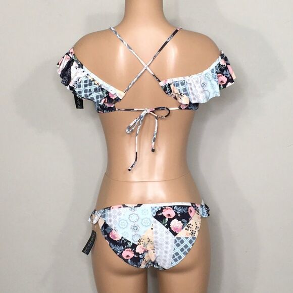 New. Floral patchwork ruffle bikini set. - Picture 6 of 9